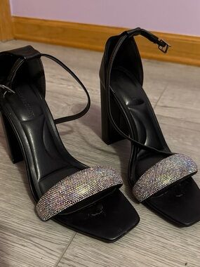 Black Ankle-Strap Block Heel Sandals with Sparkle Band